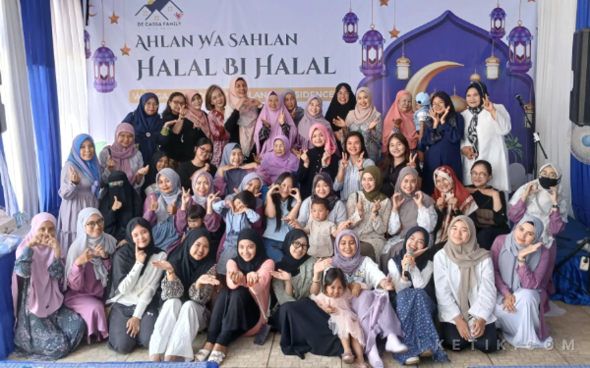 Foto Warga RT 06 De Cassablanca Residence, Kelurahan Cemorokandang, Kecamatan Kedungkandang, Kota Malang, menggelar acara Halalbihalal pada Minggu, 12 April 2026. (Foto: ketik.com)