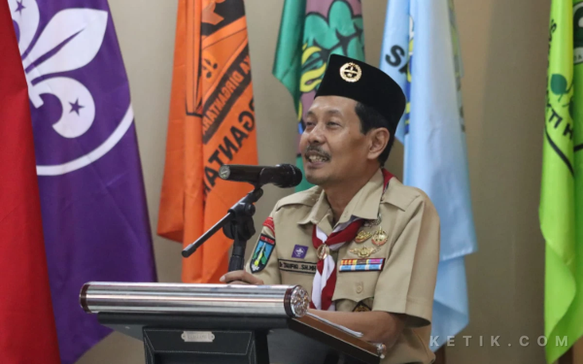 Foto Wakil Ketua II Bidang Organisasi dan Hukum Kwarda Jawa Timur, Dr. Muchammad Taufiq S.H., M.H., CLMA saat membuka acara DKD Jawa Timur Gelar Sidparda 2026 di Aula Kwarda Pramuka Jatim, Minggu 12 April 2026. (Foto: Dokumentasi Ketik.com)