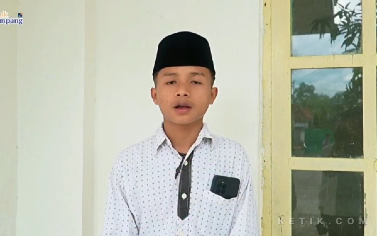 Thumbnail Berita - Keterbatasan Biaya Tak Surutkan Semangat Belajar Kakak Beradik Yatim Piatu di Sampang