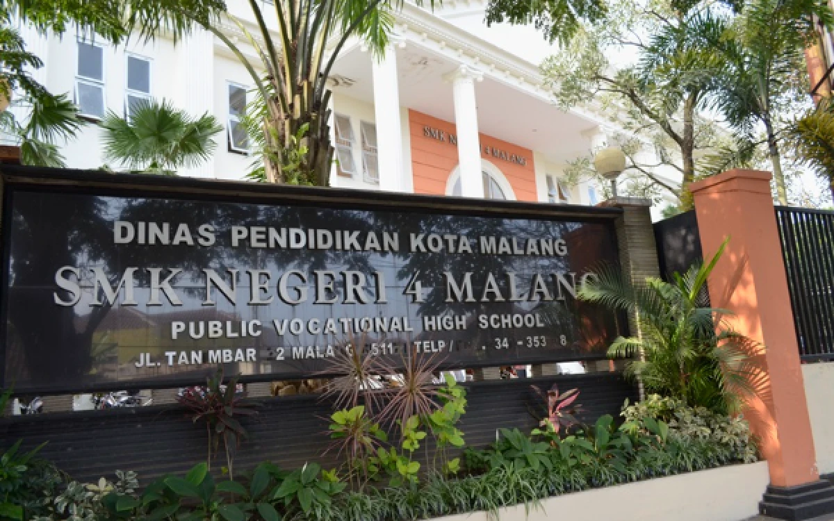 Thumbnail Berita - Tak Sekadar Teori, Siswa SMKN 4 Malang Hasilkan Produk Bernilai Jual Lewat Proyek Industri
