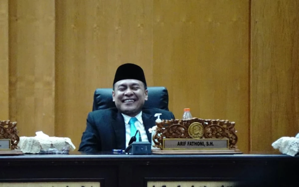 Thumbnail Berita - DPRD Surabaya Sarankan Tutup Titik Parkir Tak Berlakukan Sistem Digitalisasi