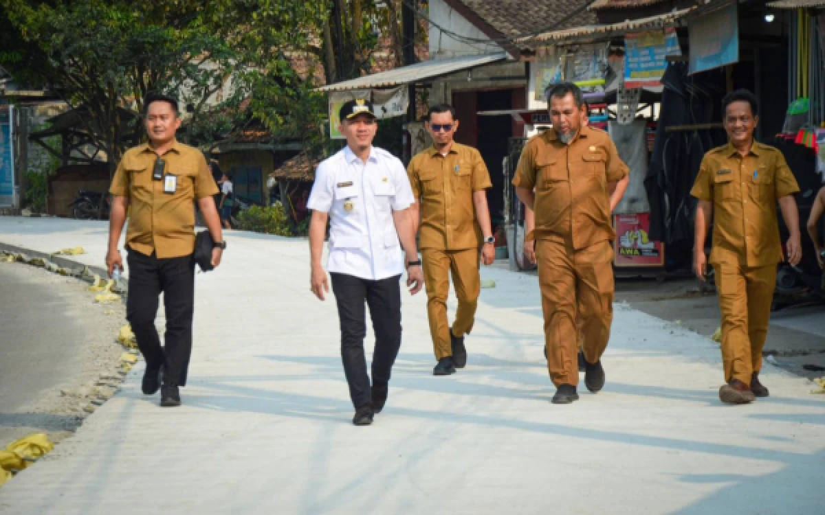 Thumbnail Berita - Tinjau Perbaikan Jalan Rangkasbitung–Gajrug, Bupati Lebak Minta Warga Ikut Kawal Pembangunan