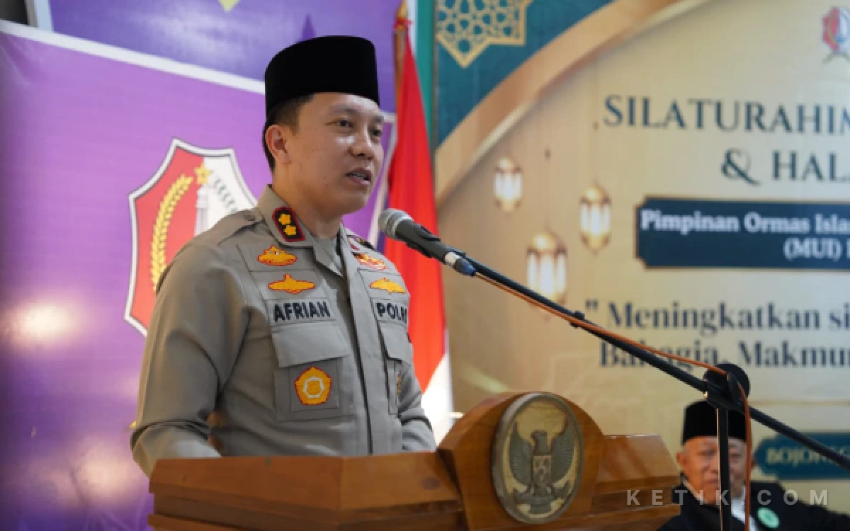 Thumbnail Berita - Hadiri Halalbihalal MUI, Kapolres Bojonegoro Ingatkan Pengawasan Anak di Dunia Digital