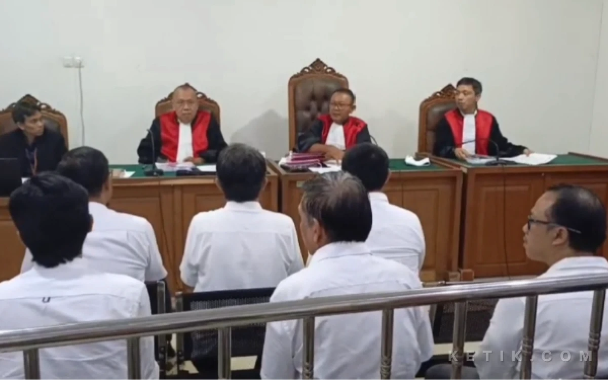 Thumbnail Berita - Skandal KUR Fiktif Bank Sumsel Babel Semendo, 6 Terdakwa Disidang di Tipikor Palembang