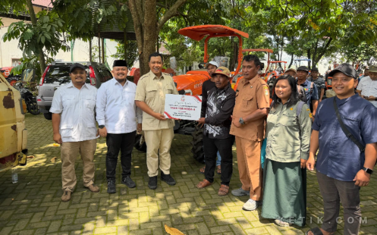 Salurkan Alsintan Roda 4 di Kabupaten Malang, Chusni Mubarok: Bentuk Keseriusan Presiden Peduli Petani ‎