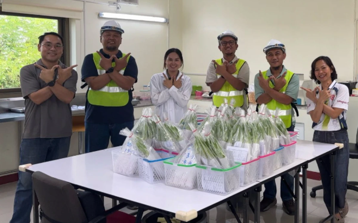 Foto PT Winmar saat mengunjungi Laboratorium Pengujian Benih, Limagrain, Thailand. (Foto: PT Winmar)