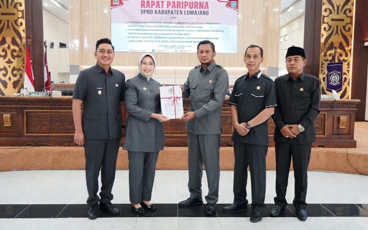 Thumbnail Berita - Agar Tak Tumpang Tindih, Bupati Lumajang Minta Penyusunan Raperda Dilakukan Hati-hati