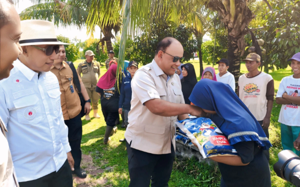 Thumbnail Berita - Arum Sabil Apresiasi Kepala BGN Tinjau Langsung Dapur MBG di Jember