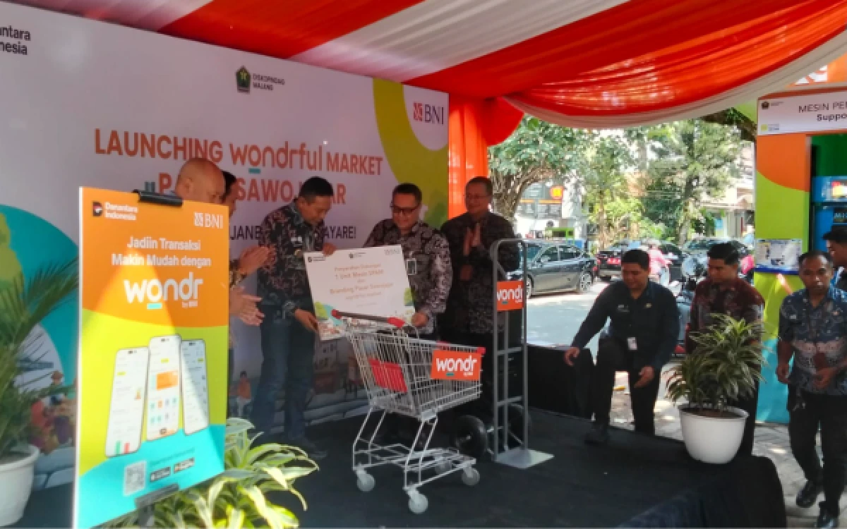 Thumbnail Berita - BNI Bantu Pasar Sawojajar Naik Kelas Jadi Pasar Modern Berbasis Digital