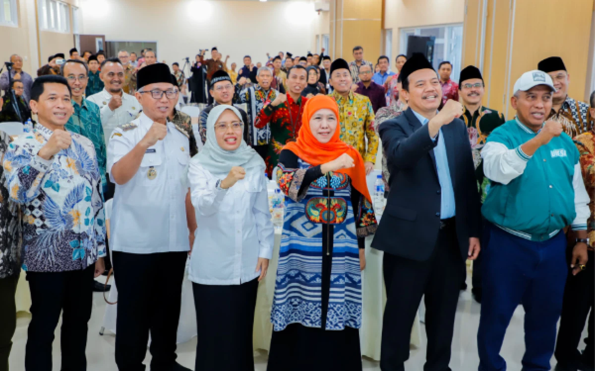 Thumbnail Berita - Riset Kolaborasi PTN Jatim Diluncurkan, Gubernur Khofifah Tekankan Kebijakan Berbasis Data