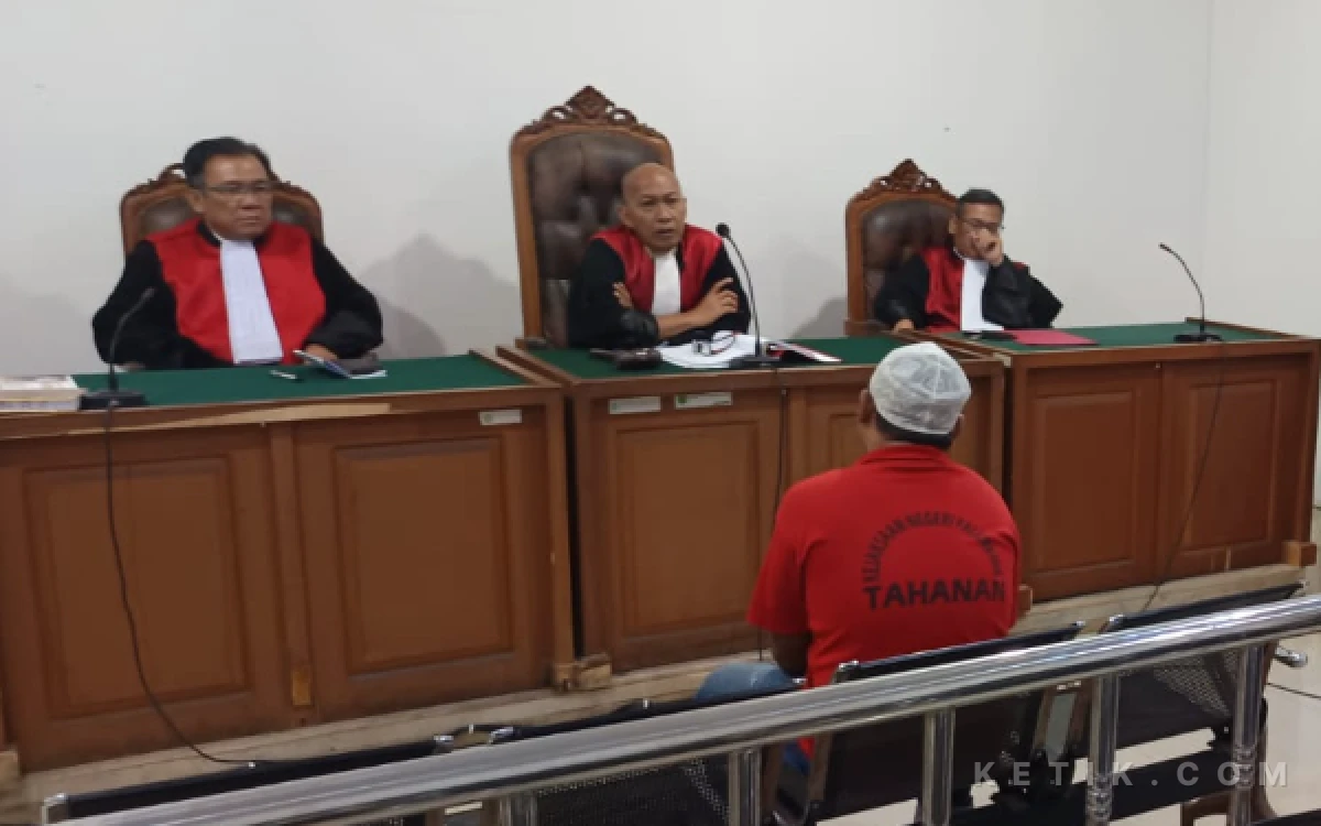 Thumbnail Berita - Pengakuan Terdakwa Erwin di Sidang Pembunuhan Jakabaring Palembang: Reflek yang Mulia, Saya Menyesal