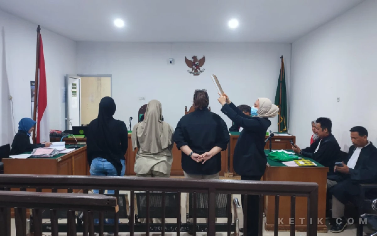 Thumbnail Berita - Modus “Belanja Cantik” Berujung Pidana, Member Toko Emas di Palembang Jadi Terdakwa