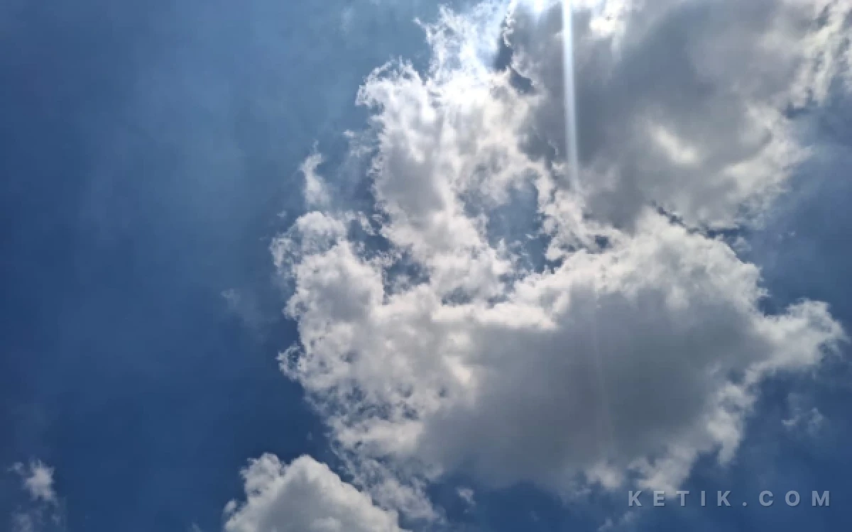 Thumbnail Berita - Cuaca Kota Surabaya Jumat 17 April 2026 Diprakirakan Cerah, Bangkalan Hujan Ringan