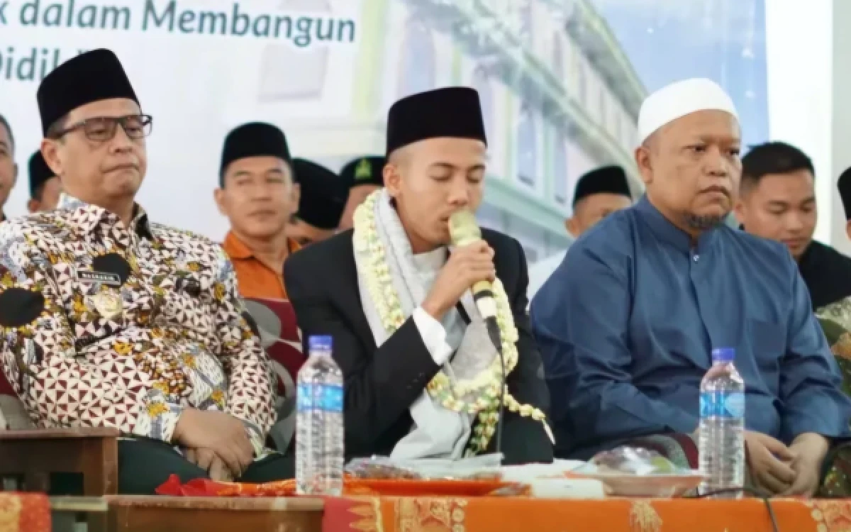 Thumbnail Berita - Membanggakan! Ach Farhan Santri Asal Jawa Timur Wakili Indonesia Pada MTQ Internasional di Turki 2026