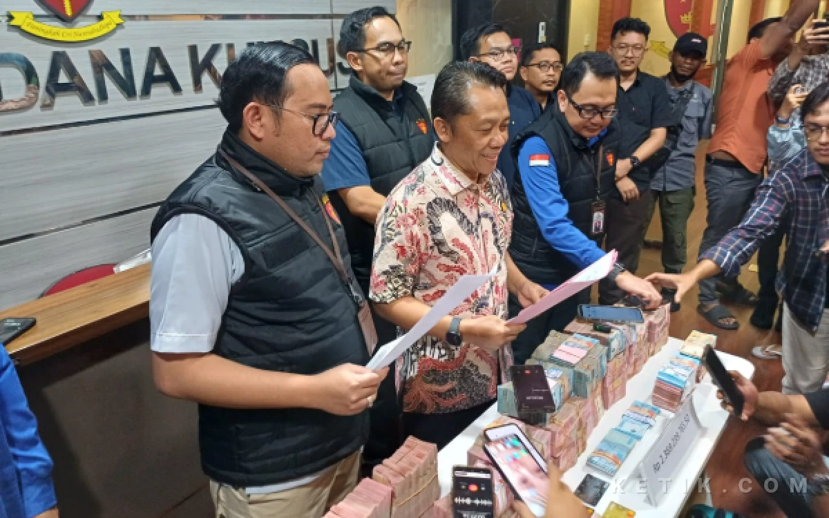 Thumbnail Berita - Kejati Jatim Jelaskan Modus Dugaan Korupsi Pungli di Kantor Dinas ESDM