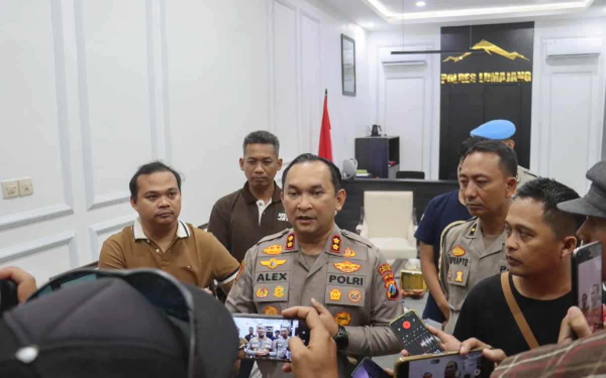 Thumbnail Berita - Aniaya Kades Pakel Gucialit Lumajang, 10 Terduga Pelaku Dibekuk