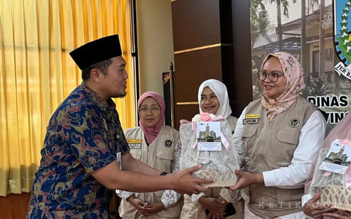 Thumbnail Berita - 15 Petugas Haji Siap Dampingi 1.203 Jemaah Asal Kota Malang, Ada yang Berusia 16 Tahun