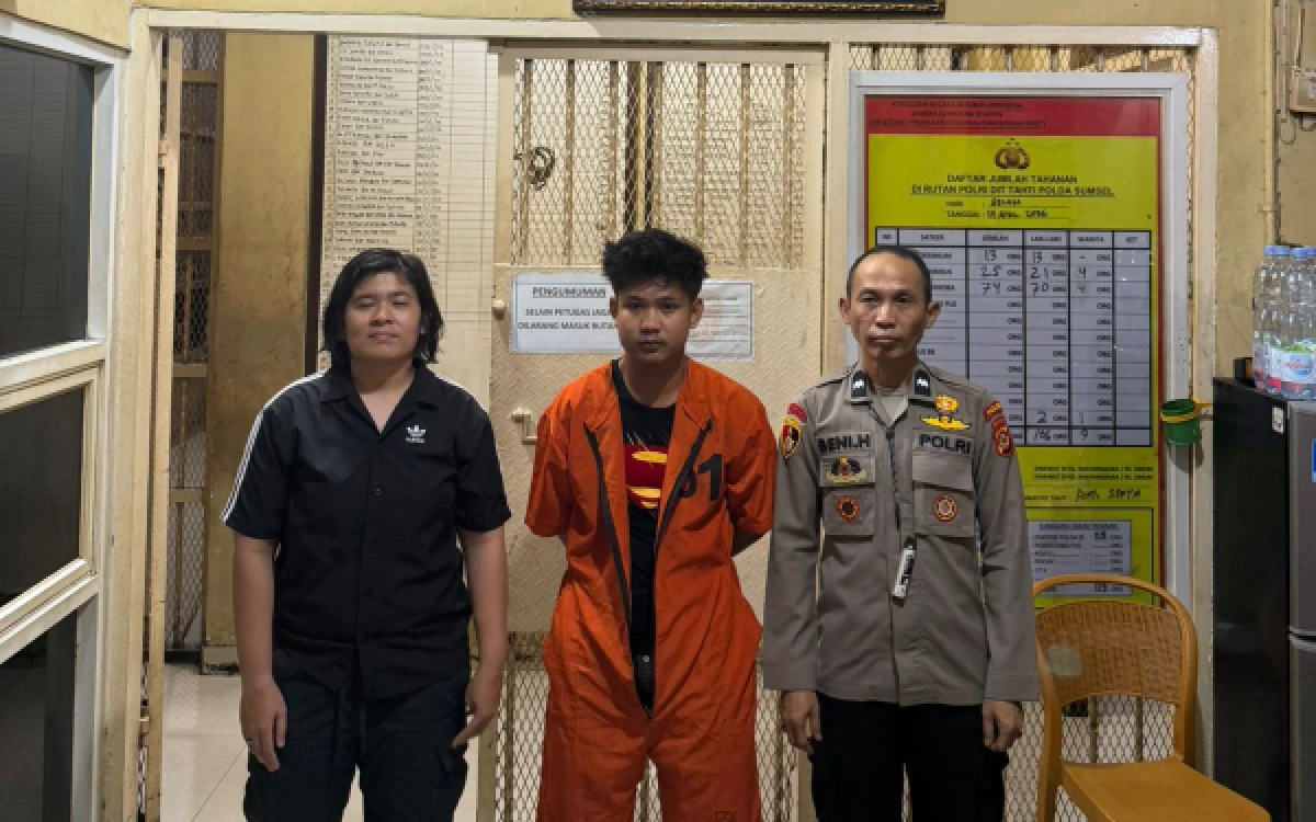 Thumbnail Berita - Pelaku Penodongan Remaja di Halte Palembang Ditangkap, Polisi Amankan Barang Bukti