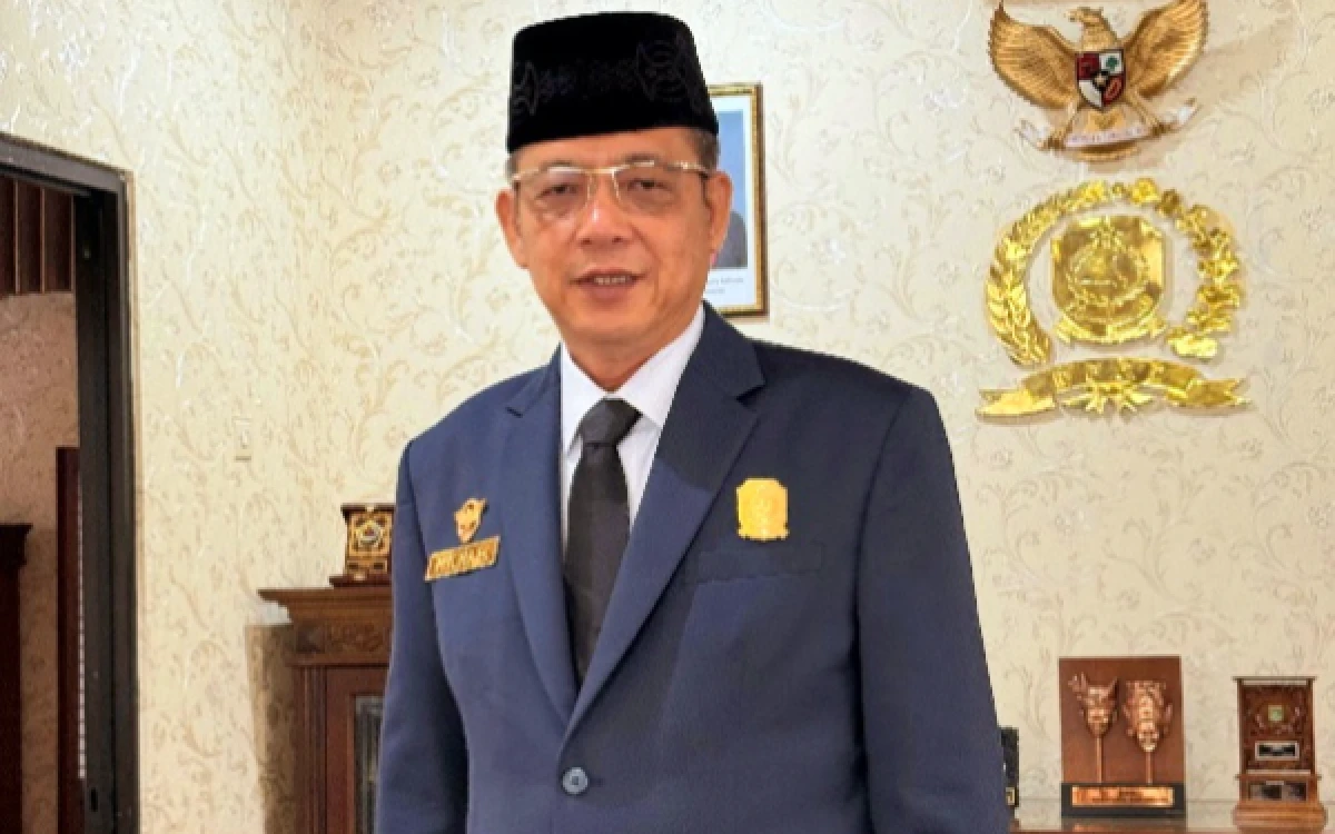 Thumbnail Berita - Wakil Ketua DPRD Banyuwangi Michael Edi Hariyanto Minta Pertamina Transparan terkait LPG 3 Kg