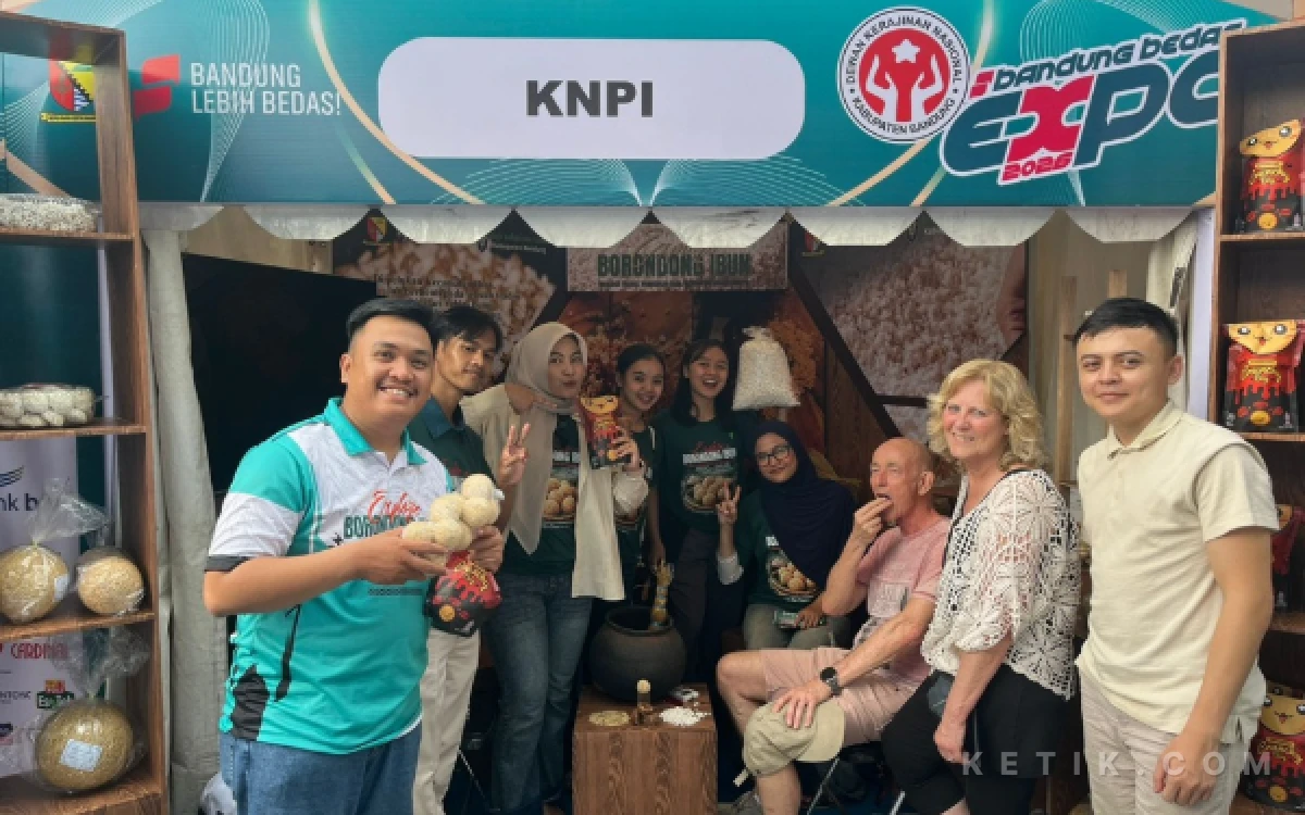 Thumbnail Berita - Wisatawan Australia Kepincut Borondong di Bandung Bedas Expo 2026