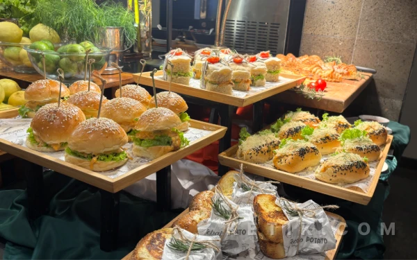 Thumbnail Berita - [FOTO] Sensasi Kuliner Italia di Malang, Cicipi “Torre Del Gusto” Italian All You Can Eat Dinner di Hotel Santika Premiere