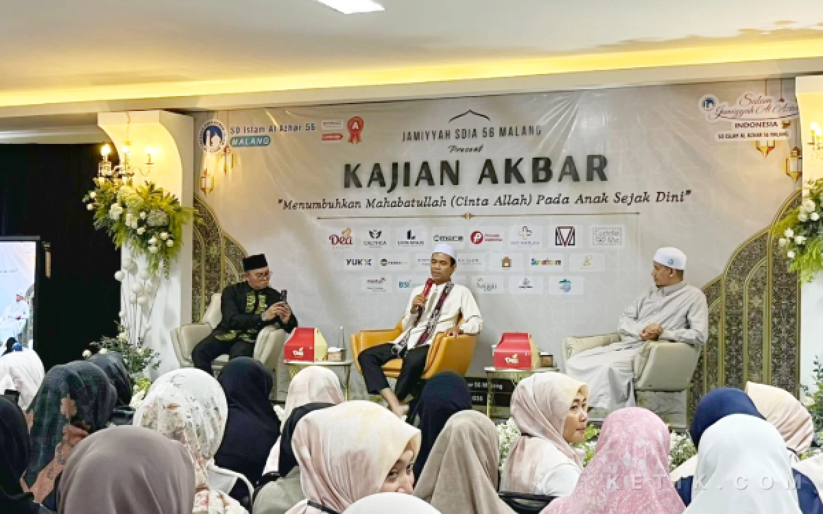 Thumbnail Berita - Selaraskan Adab Anak dan Orang Tua, Jamiyyah SD Islam Al Azhar 56 Malang Kajian Bareng Ustaz Abdul Somad