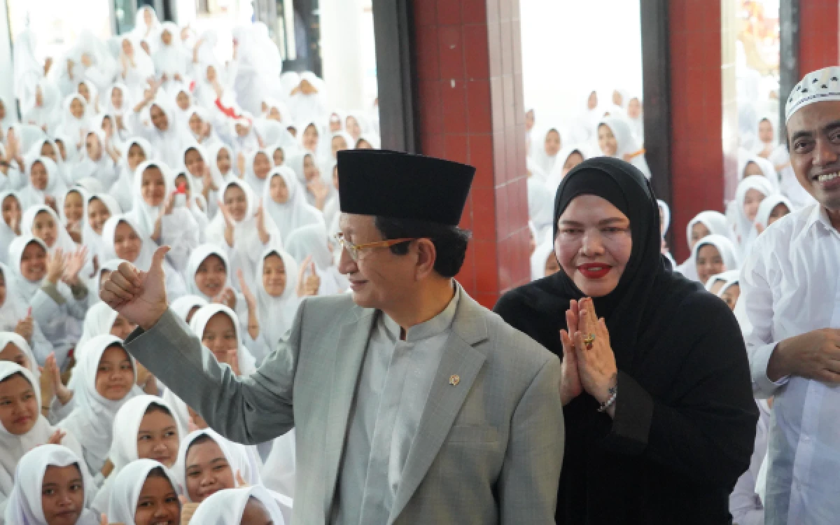 Thumbnail Berita - Kunjungan Kerja di Jatim, Menag RI Sambangi Kampus hingga Ponpes