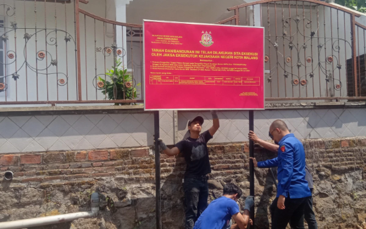 Thumbnail Berita - Kejari Kota Malang Lelang 12 Aset Koruptor Puskopsyah Al Kamil