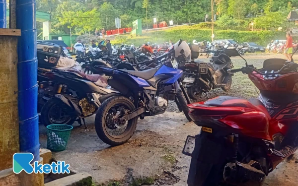 Thumbnail Berita - Sosialisasi Lemah, Kendaraan Berpelat Luar Daerah Masih Marak di Perbatasan Lebak