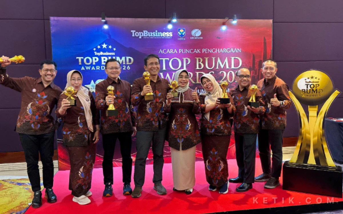 Thumbnail Berita - PDAM Tirta Buana Bojonegoro Raih Predikat Top BUMD Award, Inovasi Digital Jadi Perhatian