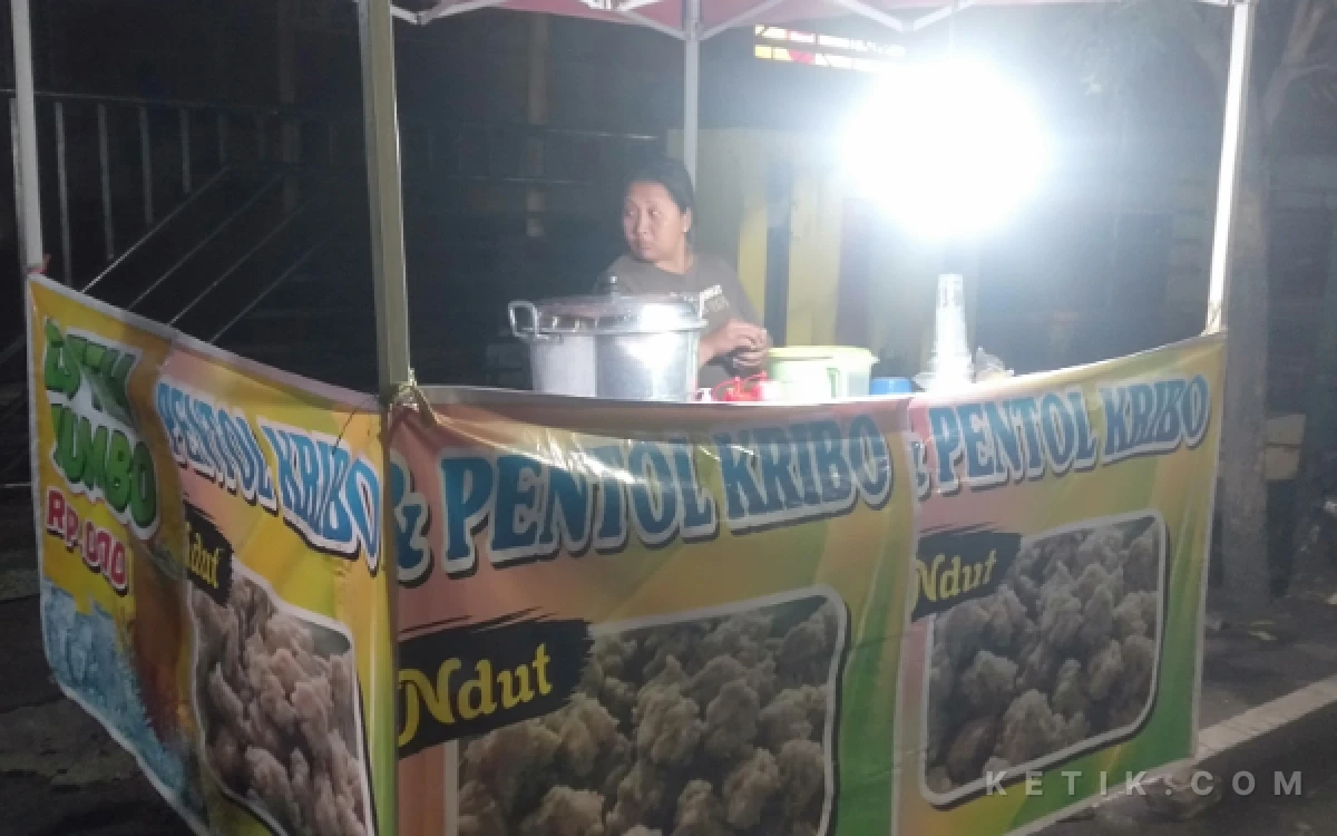 Thumbnail Berita - Pentol Kribo Ce Ndut, Jajanan Anyar di Madiun yang Siap Manjakan Lidah