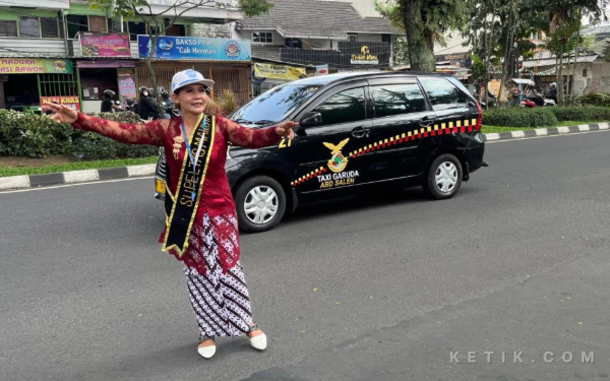 Thumbnail Berita - Kisah Sukarni, 15 Tahun Jadi Supeltas Kota Malang yang Konsisten Berkebaya di Hari Kartini