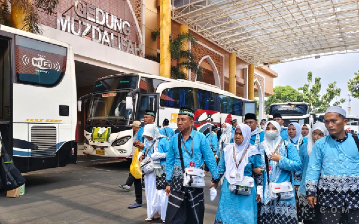 Thumbnail Berita - Penantian 14 Tahun Agus Prasetyo Terkabul, Jadi Tamu Allah di Tanah Suci