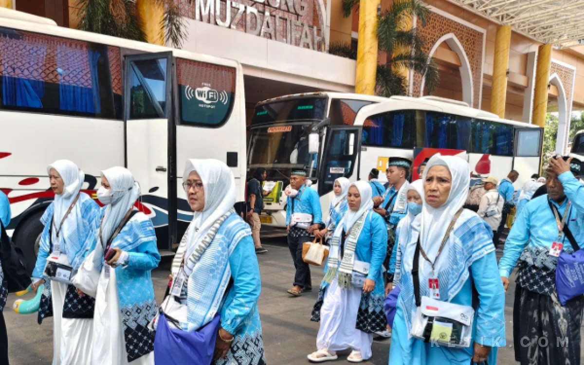 760 Jemaah Kloter 1 dan 2 Tiba di Asrama Haji Embarkasi Surabaya, Langsung Jalani Proses Administrasi