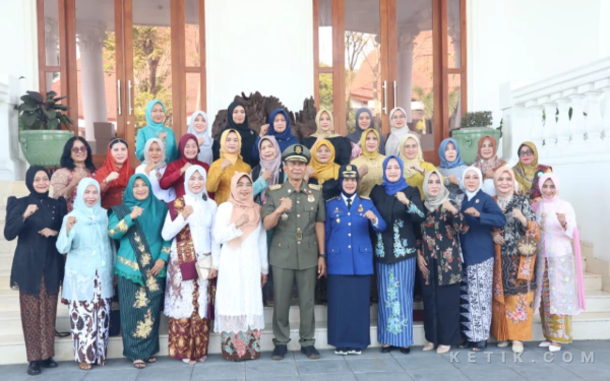 Foto Usai acara  Bupati  H. Setyo Wahono dan Jajarannya (foto Humas Pemkab Bojonegoro)