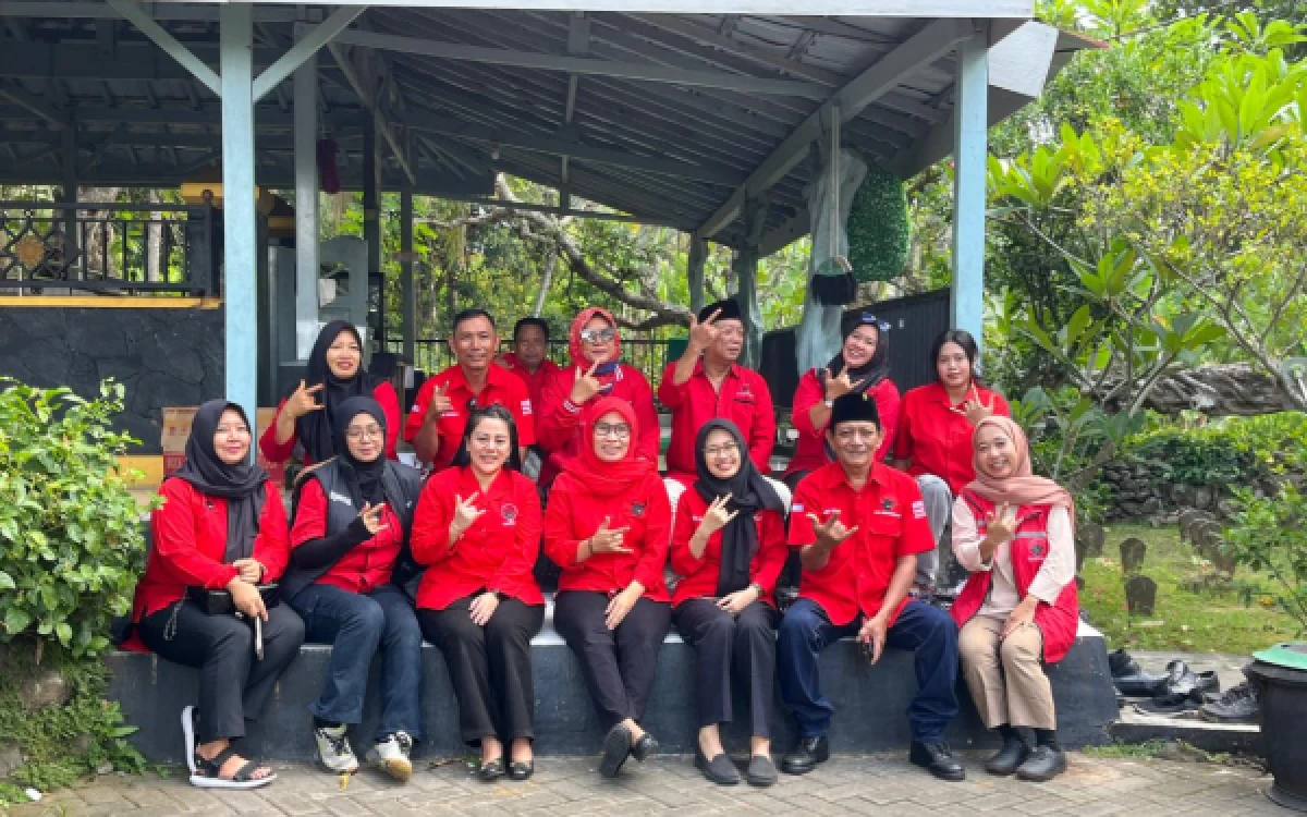 Thumbnail Berita - Peringati Hari Kartini, PDI Perjuangan Banyuwangi Teladani Perjuangan Buyut Atikah