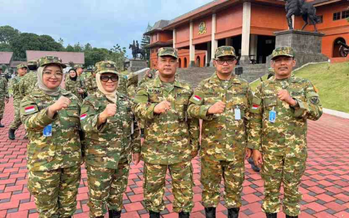 Thumbnail Berita - Ketua DPRD Kota Batam Rampungkan Kursus Pemantapan Pimpinan Daerah Lemhanas