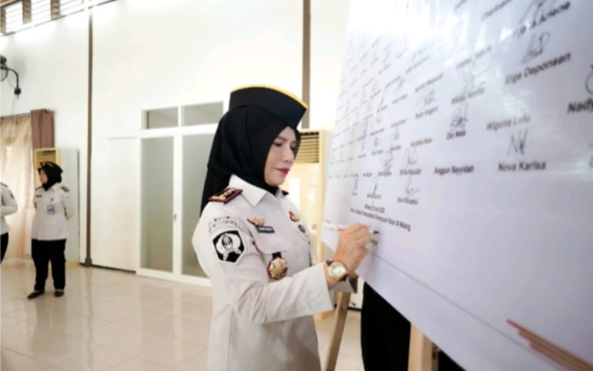 Thumbnail Berita - Lapas Perempuan Malang Deklarasikan Zero Halinar, Komitmen Berantas Narkoba dan Pungli