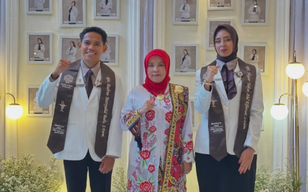 Thumbnail Berita - Dari Tanah Rantau ke Pengabdian: Lulusan Apoteker UIN Malang Siap Kembali Membangun Daerah