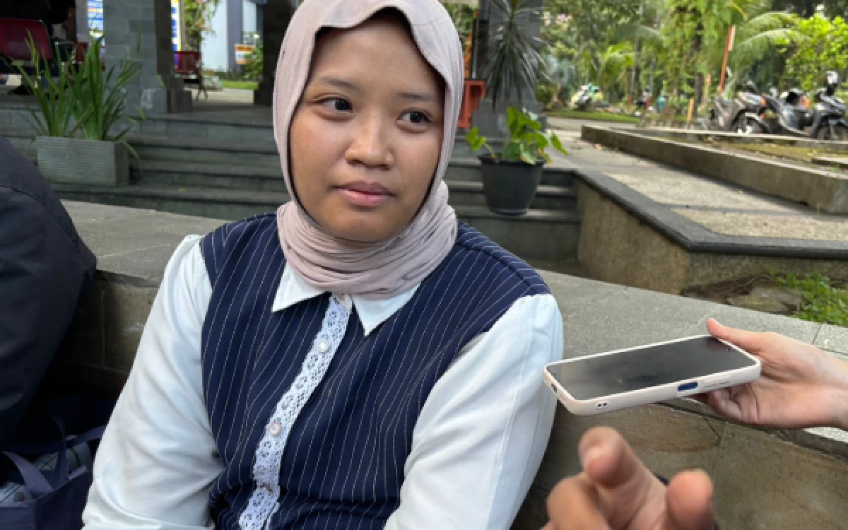 Thumbnail Berita - Belajar Mandiri Tanpa Bimbel, Siswi Blitar Ini Yakin 100 Persen Lolos UTBK UB