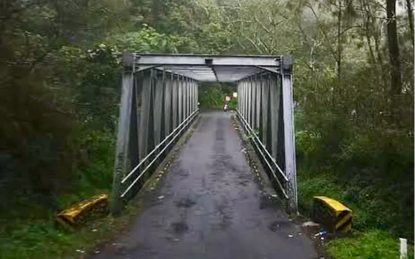 Thumbnail Berita - Mikutopia Siap Pasang Pagar di Jembatan Kembar Cangar, Tunggu Izin Pihak Berwenang