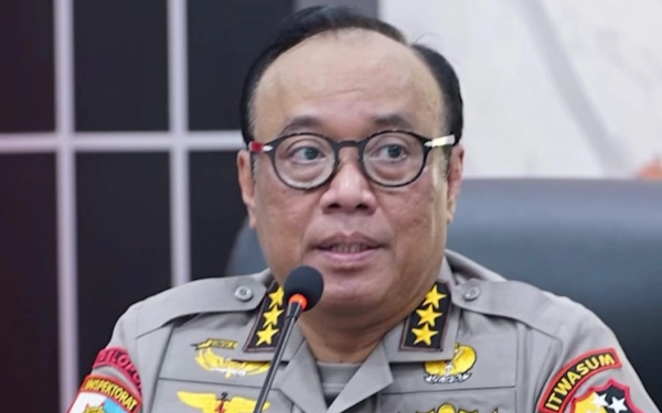 Thumbnail Berita - Magetan Bangga! Putra Daerah Jadi Wakapolri, Simak Profil Sang Profesor Komjen Dedi Prasetyo
