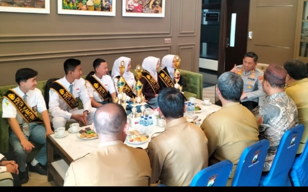 Thumbnail Berita - Kapolres Malang Kukuhkan 6 Pelajar Duta Kamtibmas, Ini Daftar Namanya