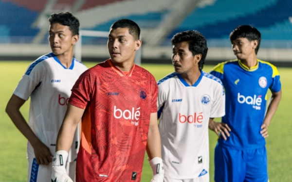Thumbnail Berita - Jersey Anyar Arema FC Meluncur, Langsung Dipakai di Piala Presiden 2025
