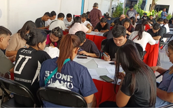 Thumbnail Berita - Kamboja Gencar Razia Online Scam, Ribuan WNI Datangi KBRI Phnom Penh Minta Dipulangkan ke Indonesia