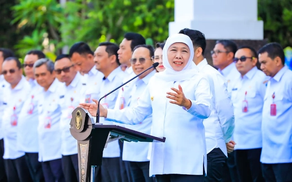 Thumbnail Berita - Berlaku Mulai April 2026! Ini Ternyata Alasan Gubernur Khofifah Pilih ASN Jatim WFH Rabu