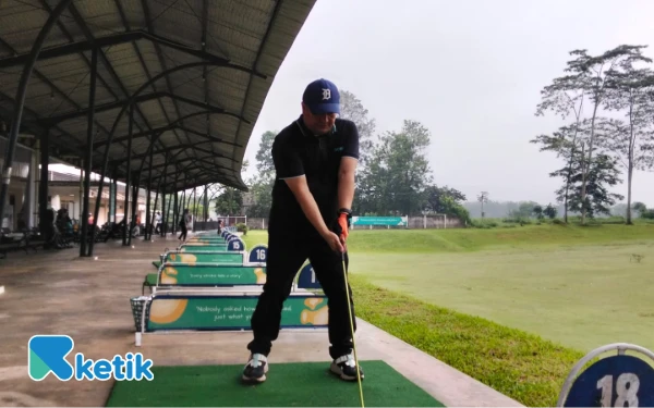 Thumbnail Berita - Meditasi Golf ala Sekda Budiar Anwar, Tak Sekadar Mengayun Tongkat