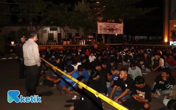 Thumbnail Berita - Ratusan Penggembira Perguruan Silat dari Luar Kota Diamankan Polres Tuban, Ada Bocil 12 Tahun