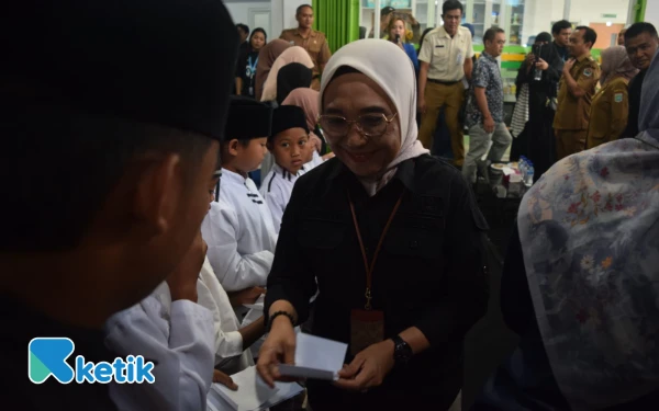Thumbnail Kadis Peternakan Jatim Indyah Aryani di acara puncak Anniversary ke-3 Ketik.com di Graha Ketik, Kota Malang, 9 September 2025. (Foto: Khaesar/Ketik)