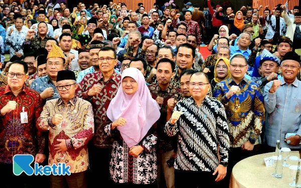 Thumbnail Terkesan Pelaksanaan TKA 2025 Lancar, Mendikdasmen Apresiasi Khusus Dindik Jatim